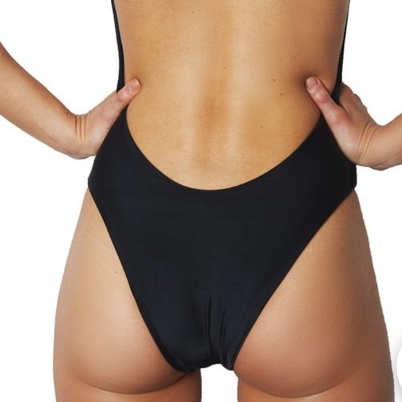 NWT 🧨 plunge one piece - Picture 6 of 10